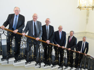 How the civil service prepares for transitions of power